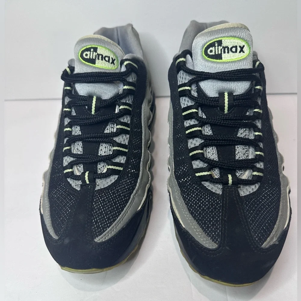 Used Big Kids Nike Air Max 95